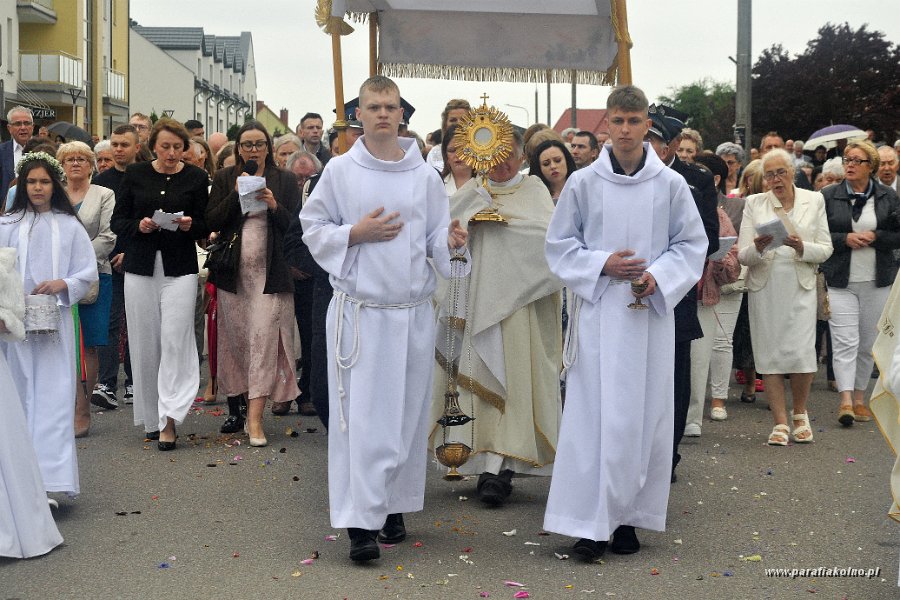 058 Procesja eucharystyczna.jpg